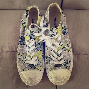 Floral chucks